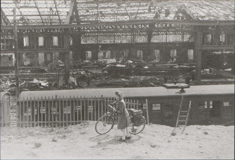 Carte postale ancienne Carte postale, Epinal, Après les bombardements de 1944 9