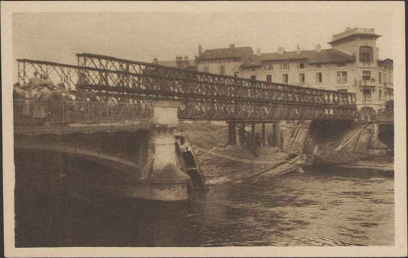 Carte postale ancienne Carte postale, Epinal, Après les bombardements de 1944 37