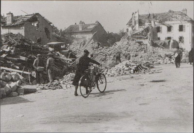 Carte postale ancienne Carte postale, Epinal, Après les bombardements de 1944 21