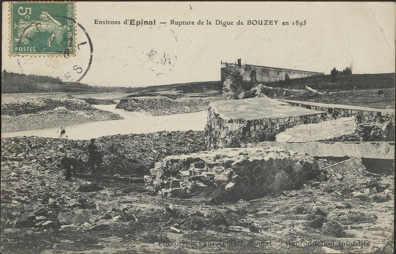 Carte postale ancienne Carte postale, Environs d'Epinal, Rupture de la Digue de Bouzey en 1895