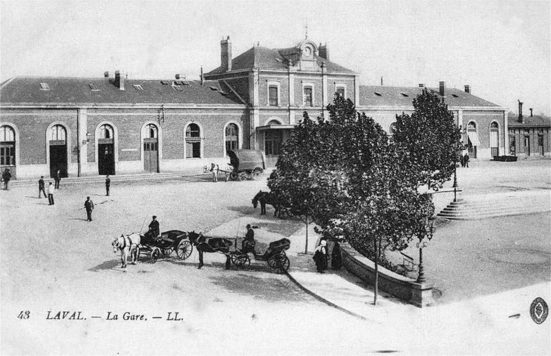 Carte postale ancienne Gare-Laval-CPancienne