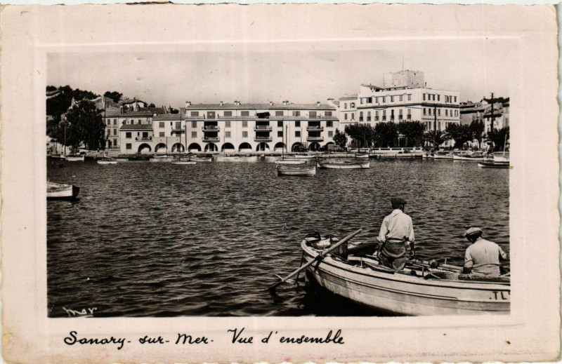 Carte postale ancienne Sanary-sur-Mer - Vue d'ensemble à Sanary-sur-Mer