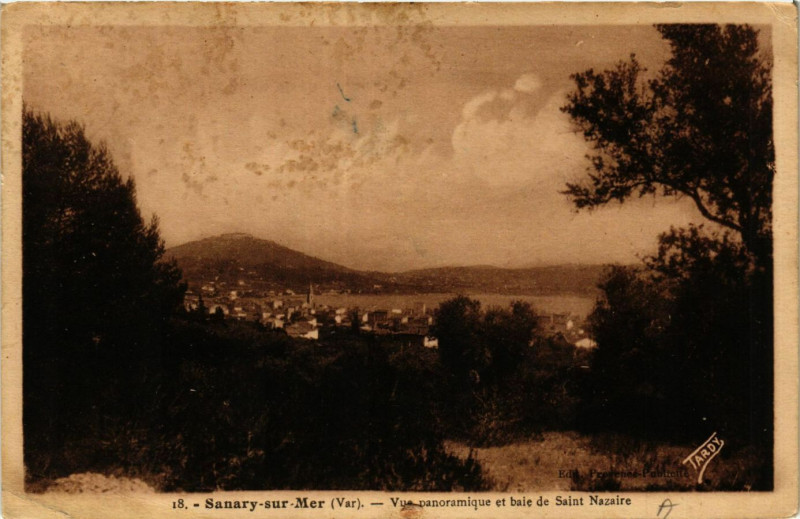 Carte postale ancienne Sanary-sur-Mer - Vue panoramique et baie de Saint-Nazaire à Sanary-sur-Mer