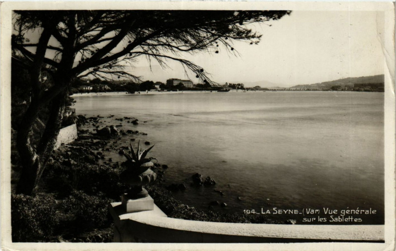Carte postale ancienne La Seyne Vue générale sur les Sablettes