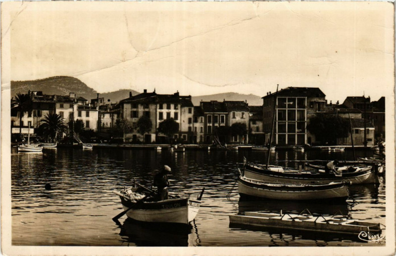 Carte postale ancienne Sanary-sur-Mer - Un coin du Port à Sanary-sur-Mer