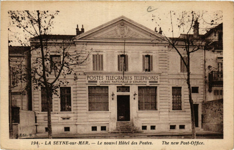 Carte postale ancienne La Seyne-sur-Mer-Le nouvel Hotel des Postes à La Seyne-sur-Mer