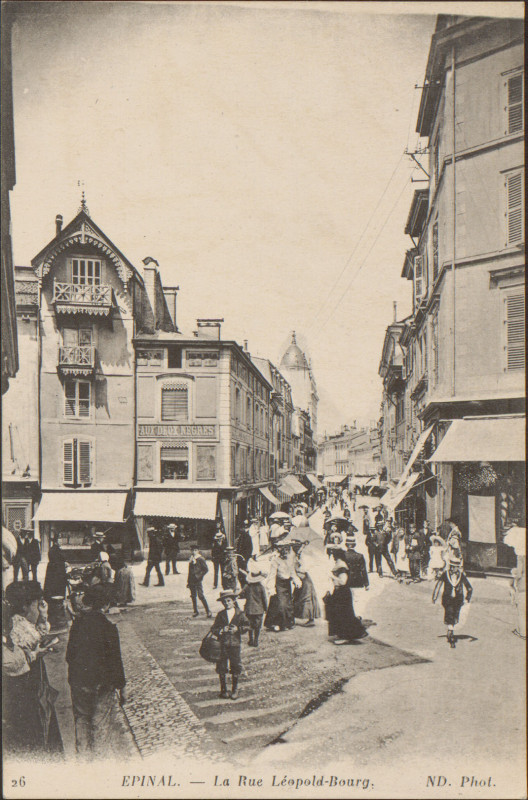 Carte postale ancienne Carte postale, Epinal, La Rue Léopold-Bourg