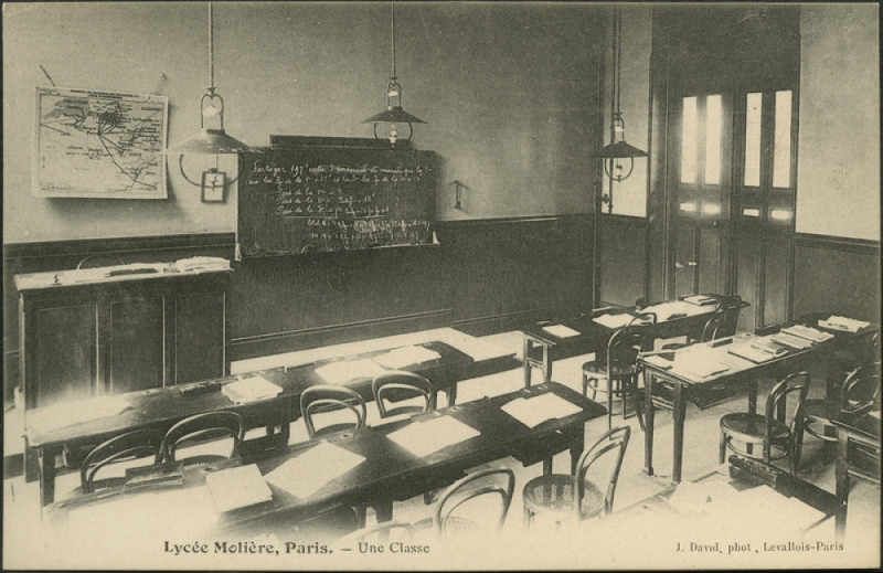 Carte postale ancienne Paris, lycée Molière, une classe (J David)