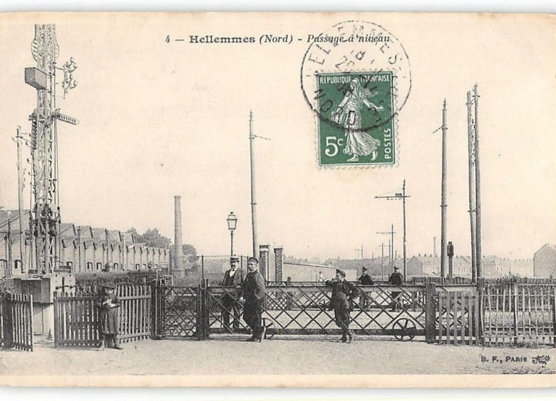 Carte postale ancienne 4 - Hellemmes (Nord) - Passage à niveau