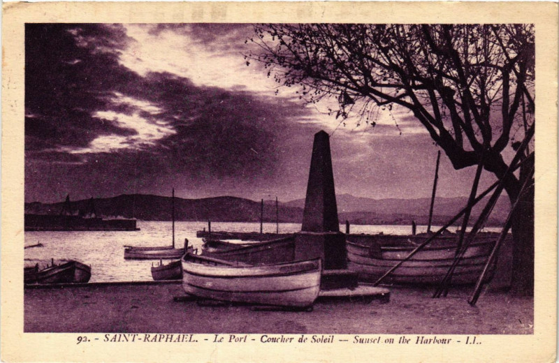 Carte postale ancienne Saint-Raphael Le port-Coucher de Soleil