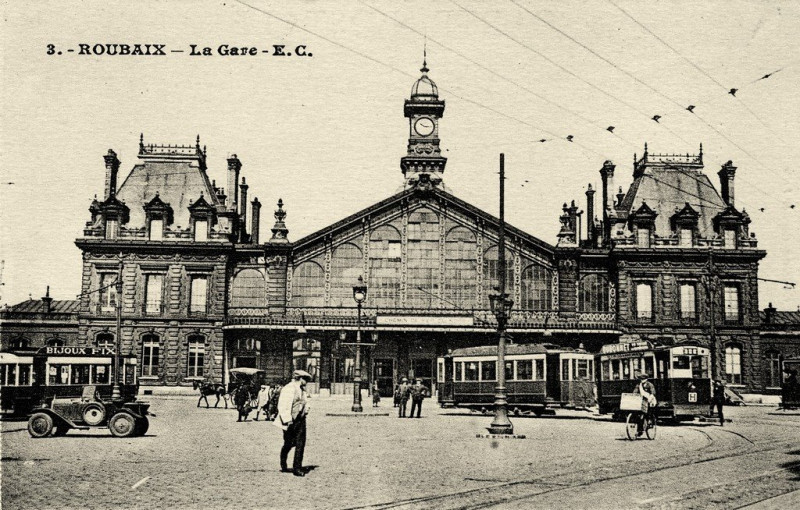 Carte postale ancienne Roubaix- La Gare