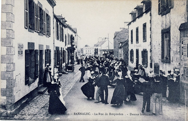 Carte postale ancienne Bannalec danses bretonnes 1920 à Bannalec