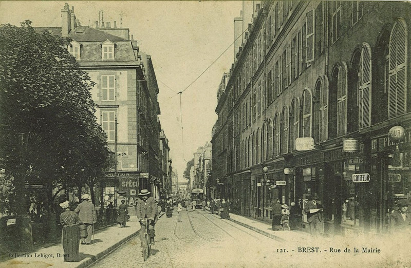 Carte postale ancienne Btv1b10106134d rue de la mairie à Brest