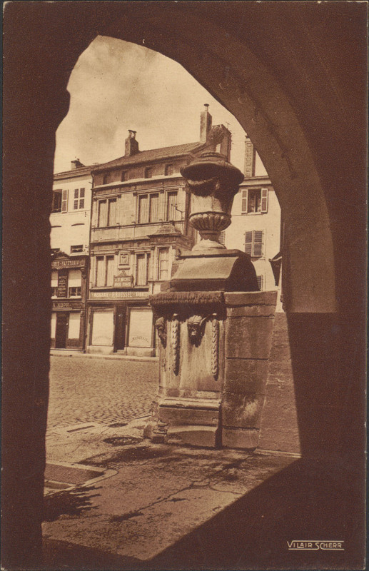 Carte postale ancienne Carte postale, Epinal, Maison du Bailli sur la Place des Vosges
