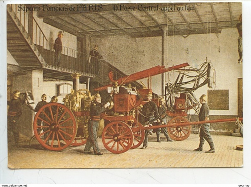 Carte postale ancienne 1900~Pompiers=poste central-4