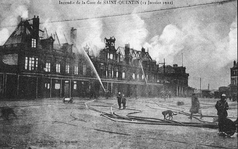 Carte postale ancienne Saint-Quentin Gare 26