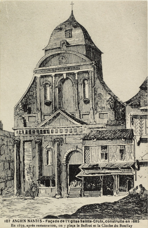 Carte postale ancienne Ancien Nantes façade de l'église Sainte-Croix