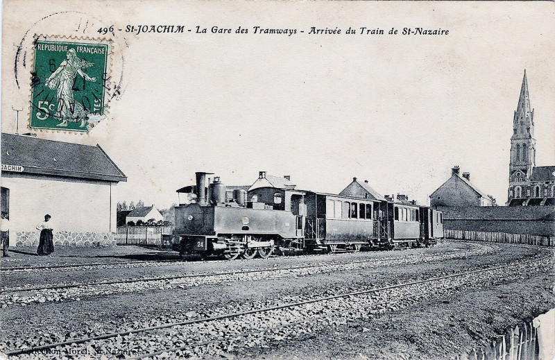 Carte postale ancienne Saint-Joachim arrivée du train 1930