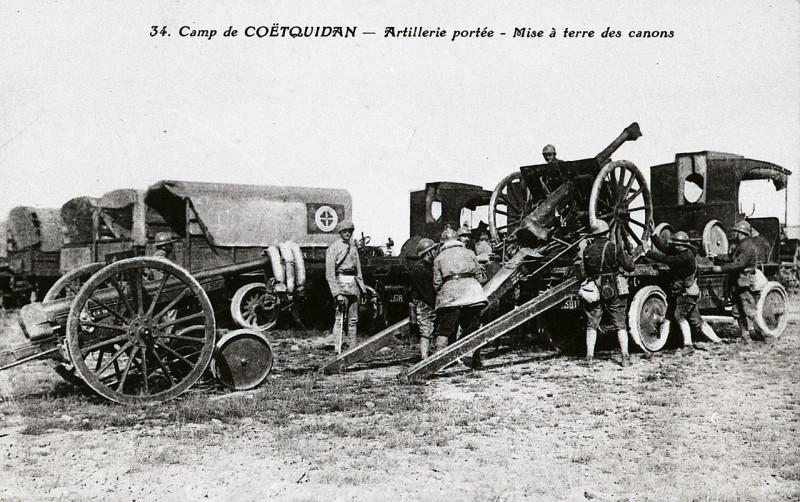 Carte postale ancienne Camp De Coetquidan ,CIRCA 1914 ,Artillerie portée. (51359857052) à Beignon
