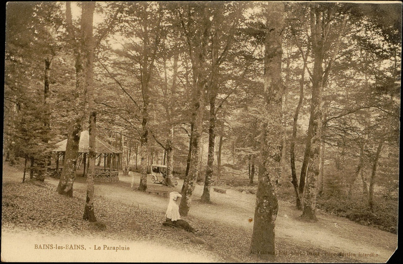 Carte postale ancienne Carte postale, Bains-les-Bains, Le Parapluie