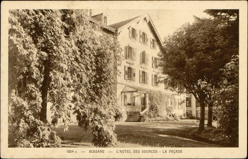Carte postale ancienne Carte postale, Bussang, L'Hôtel des Sources, La Façade