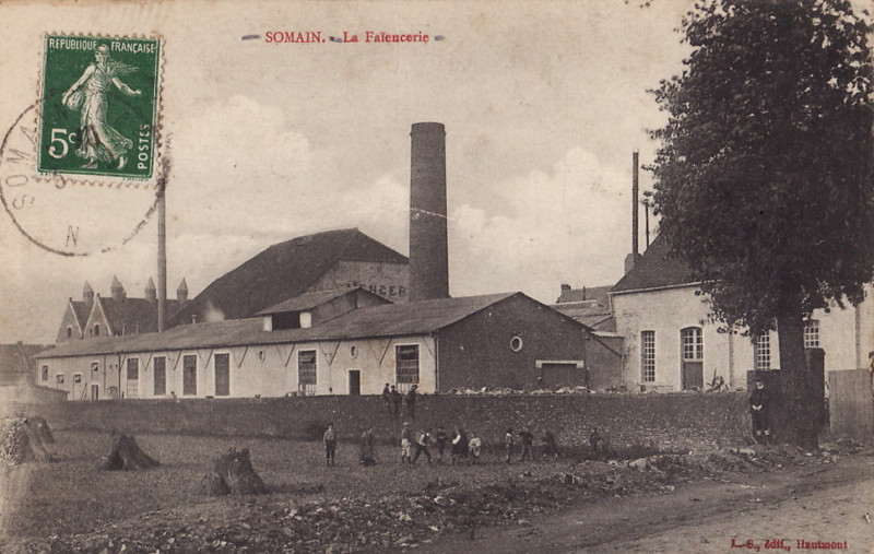Carte postale ancienne Somain la faïencerie