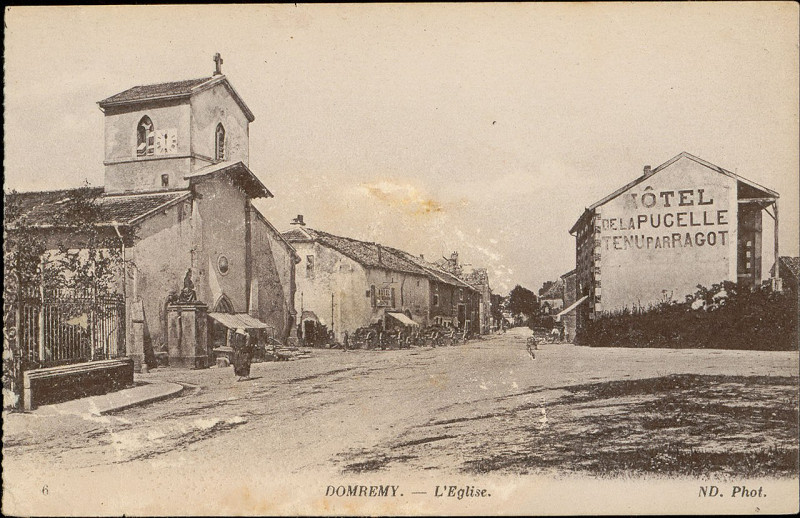 Carte postale ancienne Carte postale, Domrémy, L'Eglise 3