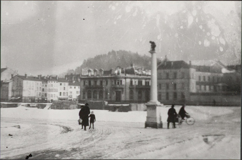 Carte postale ancienne Carte postale, Epinal, Statue Pinau 3