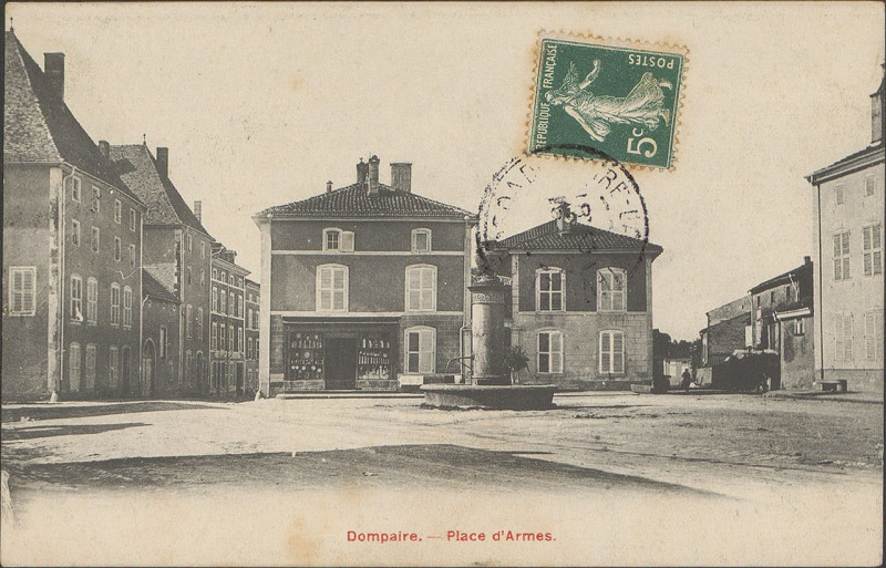Carte postale ancienne Carte postale, Dompaire, Place d'Armes