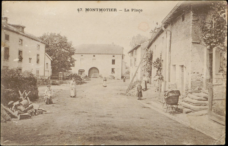 Carte postale ancienne Carte postale, Montmotier, La Place
