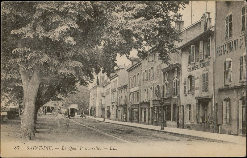 Carte postale ancienne Carte postale, Saint-Dié, Le Quai Pastourelle