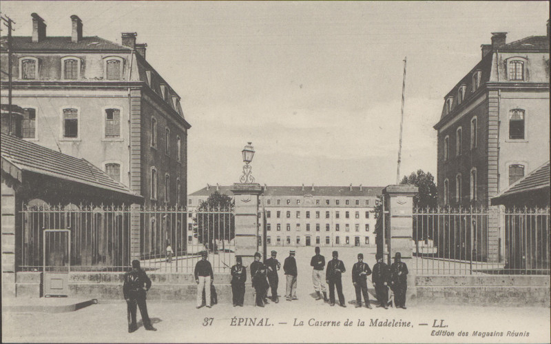 Carte postale ancienne Carte postale, Epinal, La Caserne de la Madeleine