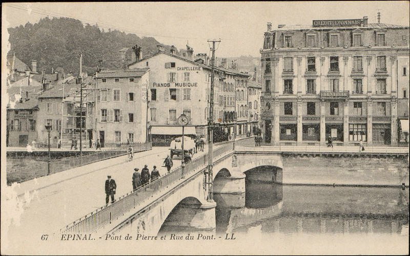 Carte postale ancienne Carte postale, Epinal, Pont de Pierre et Rue du Pont