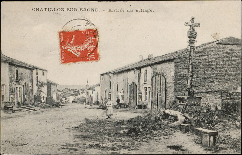 Carte postale ancienne Carte postale, Châtillon-sur-Saône, Entrée du village