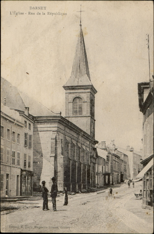 Carte postale ancienne Carte postale, Darney, L'Eglise, Rue de la République