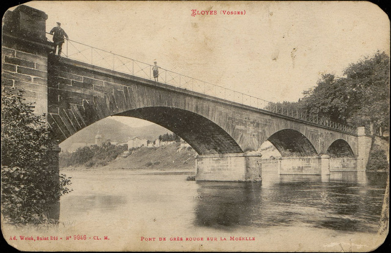 Carte postale ancienne Carte postale, Eloyes (Vosges), Pont de grès sur la Moselle