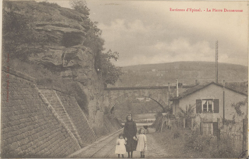 Carte postale ancienne Carte postale, Environs d'Epinal, La Pierre Danserosse