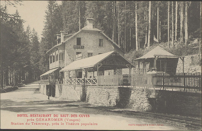 Carte postale ancienne Carte postale, Hôtel-Restaurant du Saut-des-Cuves près Gérardmer (Vosges), Station du tramway, près le théâtre populaire