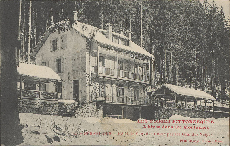 Carte postale ancienne Carte postale, L'hiver dans les montagne, Gérardmer, Hôtel du Saut des Cuves par les grandes neiges