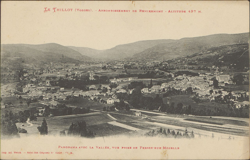 Carte postale ancienne Carte postale, Le Thillot (Vosges), arrondissement de Remiremont, altitude 497 m., Panorama avec la vallée, vue prise de Fresse-sur-Moselle