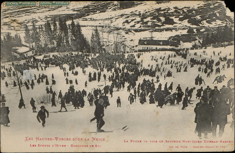 Carte postale ancienne Carte postale, Les Sports d'hiver, Concours de ski, la Foule va voir le sauteur norvégien Durban Hansen