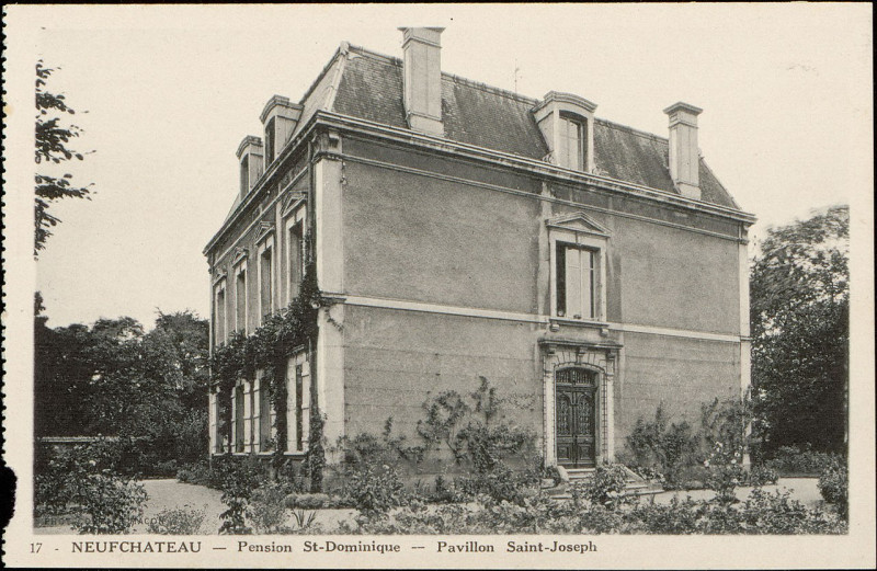 Carte postale ancienne Carte postale, Neufchâteau, Pension St-Dominique, Pavillon Saint-Joseph