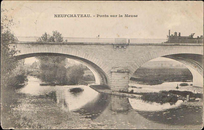 Carte postale ancienne Carte postale, Neufchâteau, Pont sur la Meuse