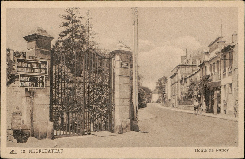 Carte postale ancienne Carte postale, Neufchâteau, Route de Nancy