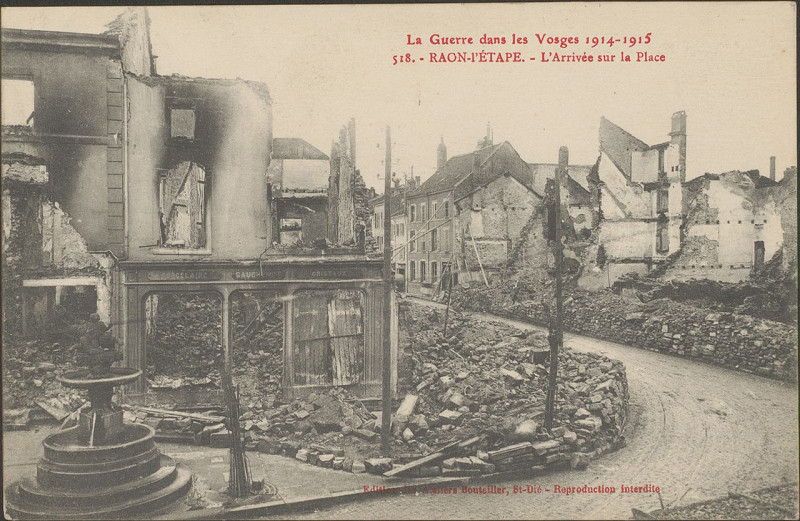 Carte postale ancienne Carte postale, Raon-l'Etape, L'Arrivée sur la Place