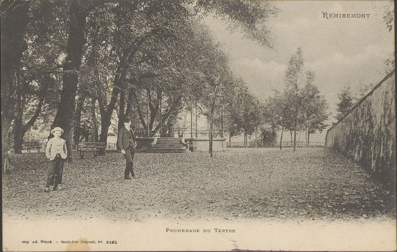 Carte postale ancienne Carte postale, Remiremont, promenade du Tertre