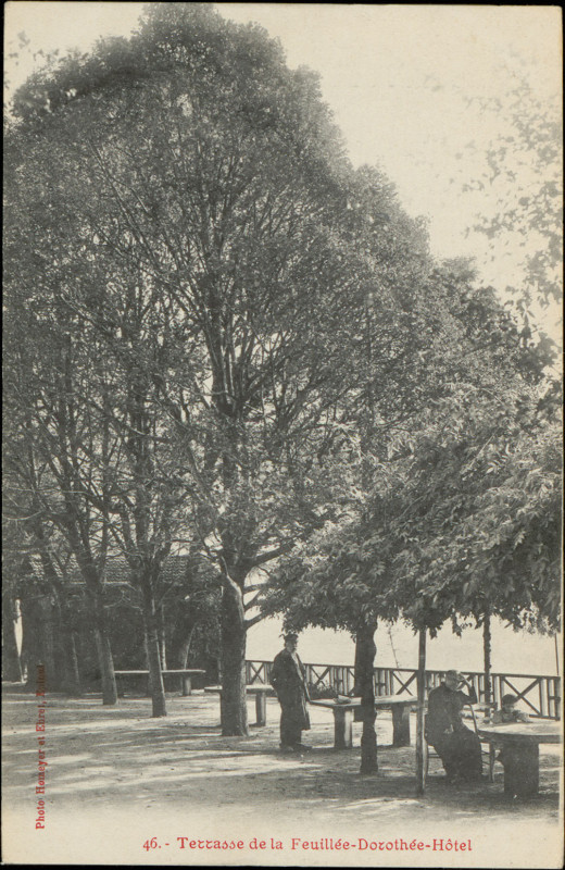 Carte postale ancienne Carte postale, Terrasse de la Feuillée-Dorothée-Hôtel