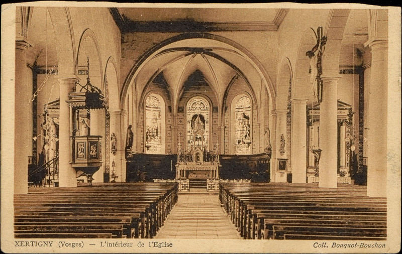 Carte postale ancienne Carte postale, Xertigny (Vosges), L'intérieur de l'Eglise