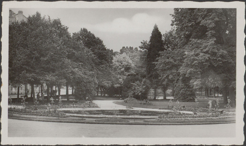Carte postale ancienne Carte postale, Epinal, Bassin du parc du Cours