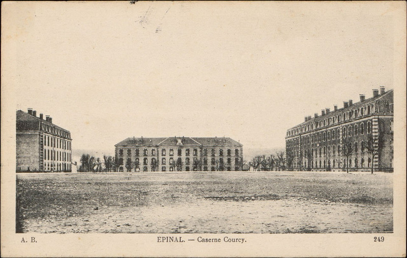 Carte postale ancienne Carte postale, Epinal, Caserne Courcy 2